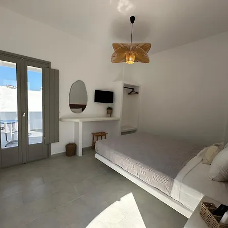 Danа̃e Sun&sea * Livadi (Serifos)