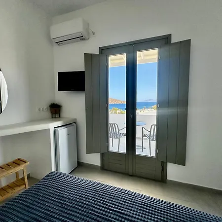 Danа̃e Sun&sea Livadi (Serifos)